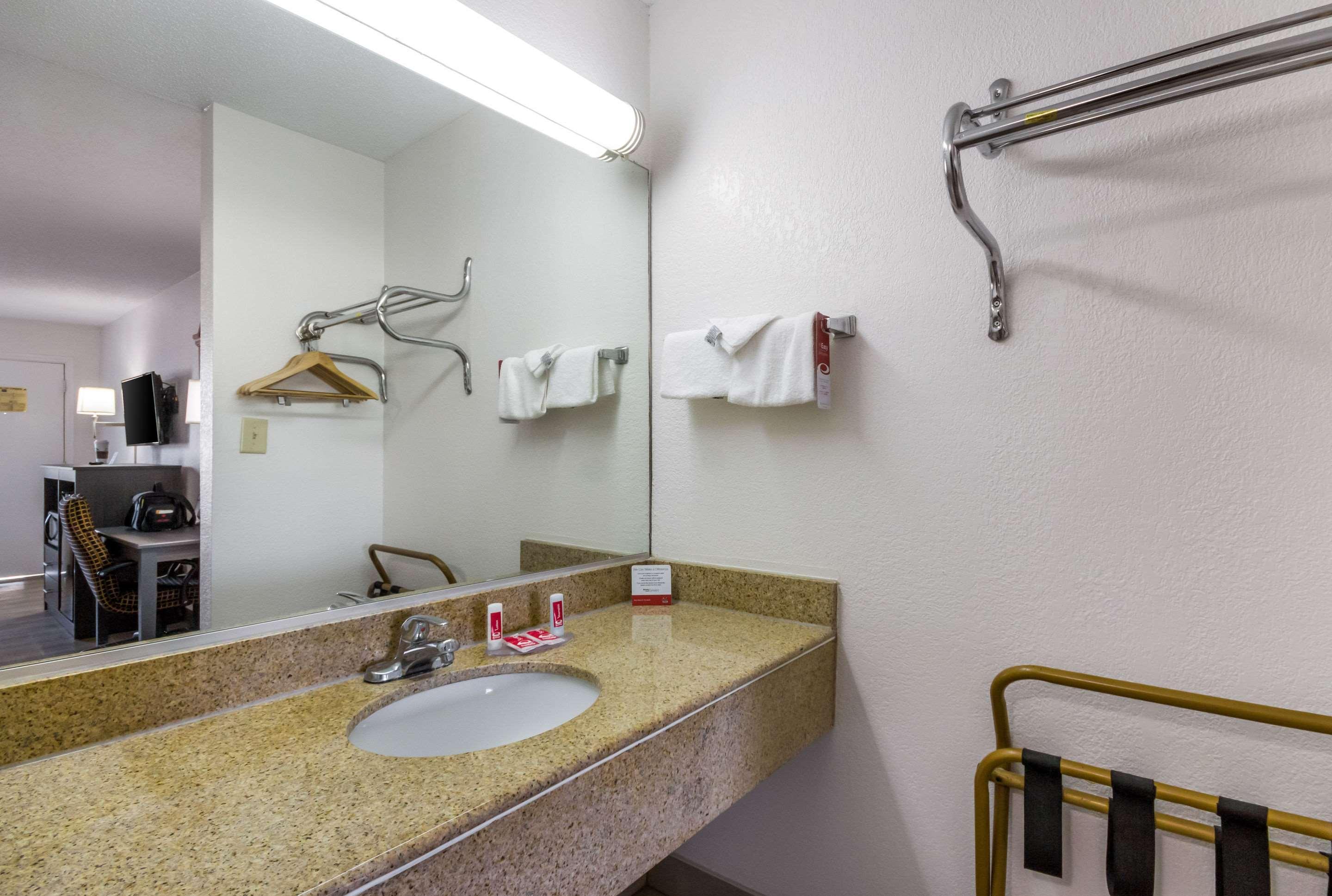 נורפולק Econo Lodge Little Creek מראה חיצוני תמונה